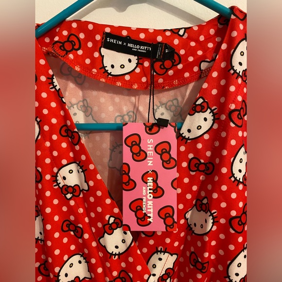 NEW WITH TAGS HELLO KITTY DRESS SANRIO/SHEIN ADULTS - Picture 2 of 9